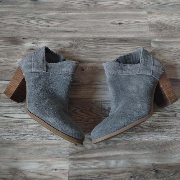 Koolaburra By UGG Nacie Grey Ortholite Bootie Women's Size 8.5 - Picture 1 of 5